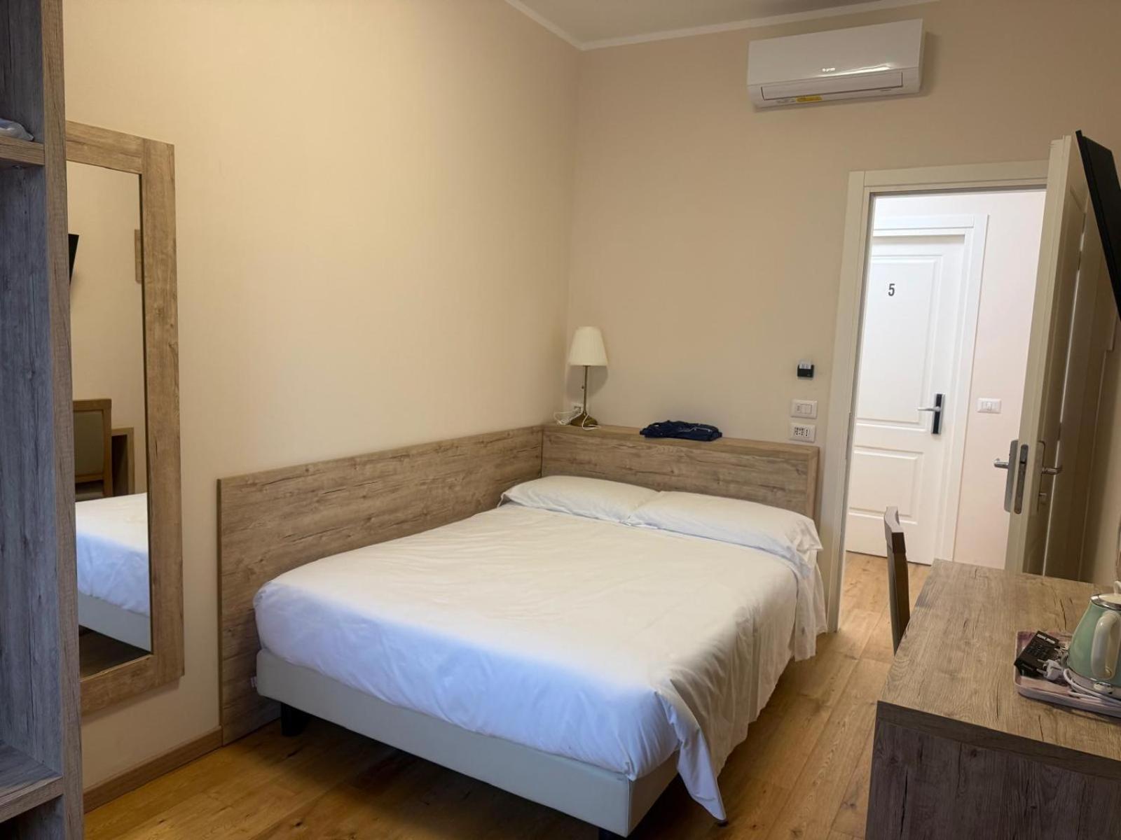 Guesthouse Central Station Group - Via Ponte Seveso 18 Milano Ngoại thất bức ảnh