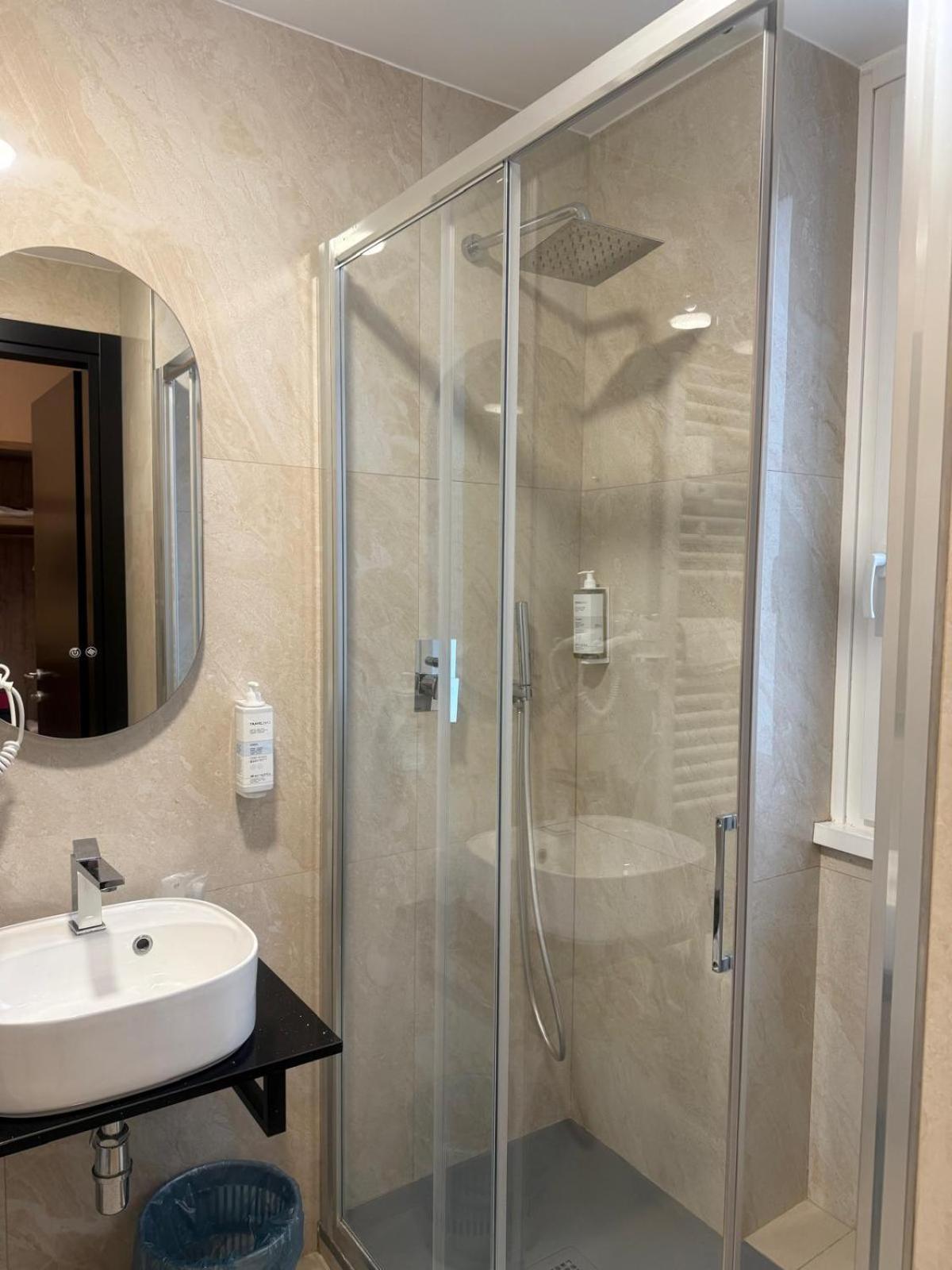 Guesthouse Central Station Group - Via Ponte Seveso 18 Milano Ngoại thất bức ảnh
